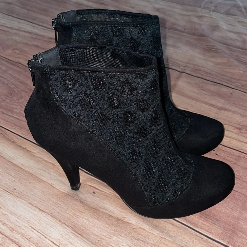 Suede/lace ankle boots size 7.5 color black